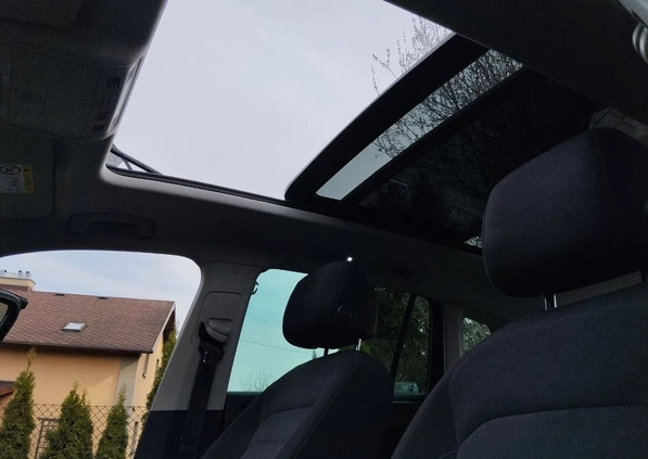 Volkswagen Tiguan cena 123899 przebieg: 138181, rok produkcji 2019 z Barcin małe 277